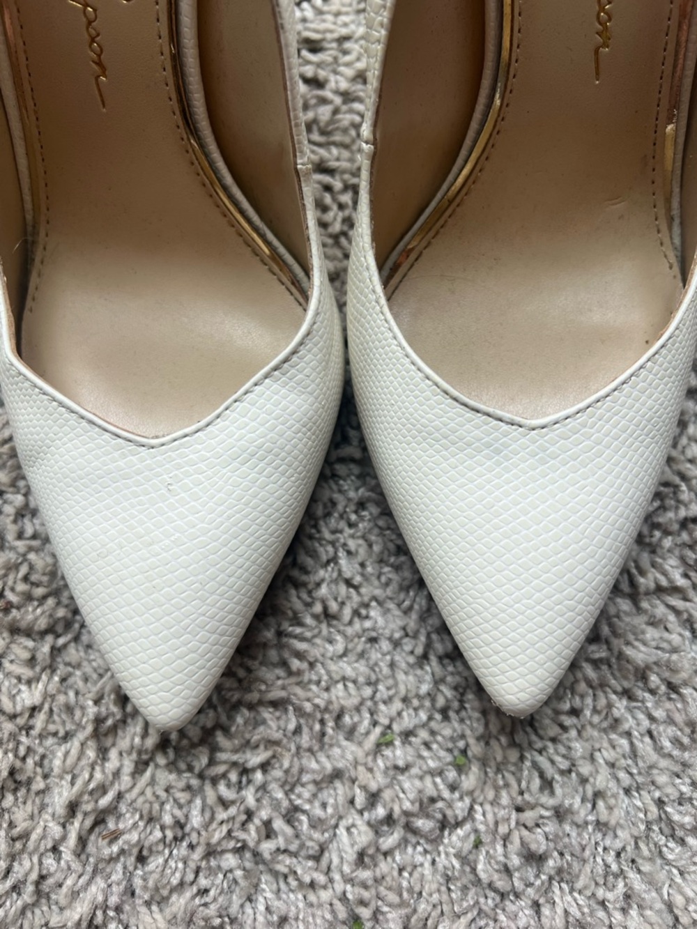 Jessica Simpson White Textured Pointed Toe High Heels - Picture 3 of 11
